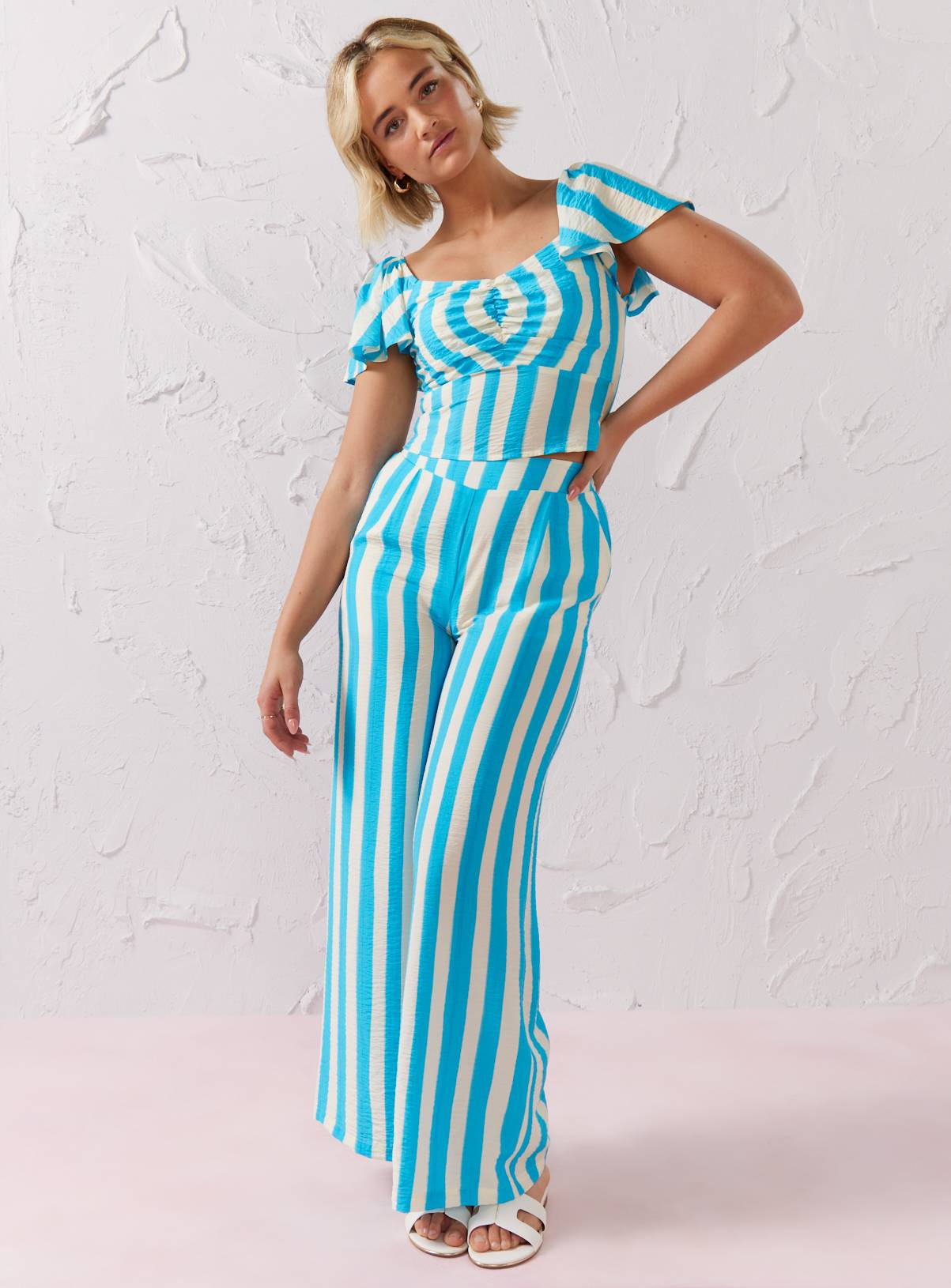 EVERBELLE Blue Stripe Angel Sleeve Ruched Top  20 - Image 3